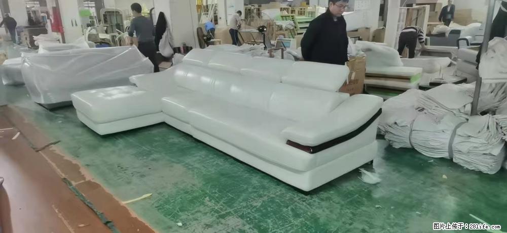 【大厂仿真皮沙发】实木框架,高回弹海绵45密度。全新包装,质量非常好,3.6米右贵妃 - 各类家具 - 居家生活 - 五家渠分类信息 - 五家渠28生活网 wjq.28life.com