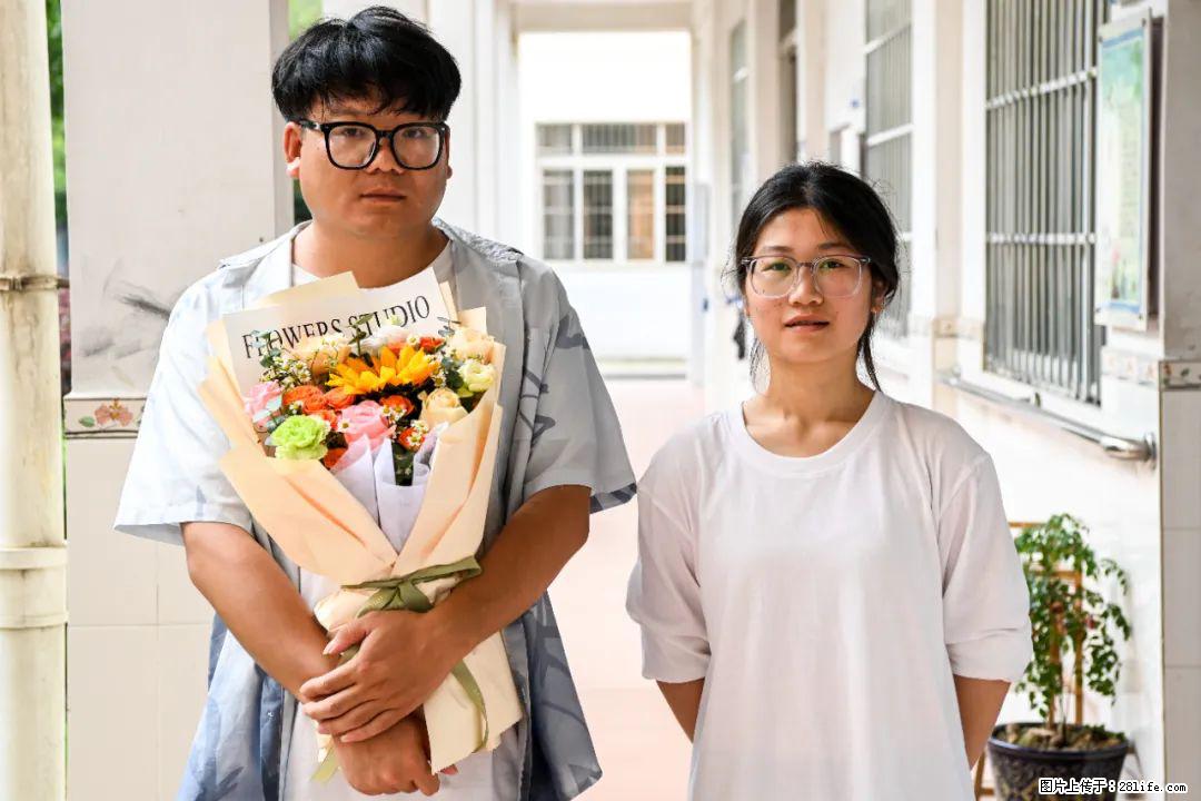 全网追的“扁担女孩”,找了一份暑假工,时薪12元 - 五家渠生活资讯 - 五家渠28生活网 wjq.28life.com